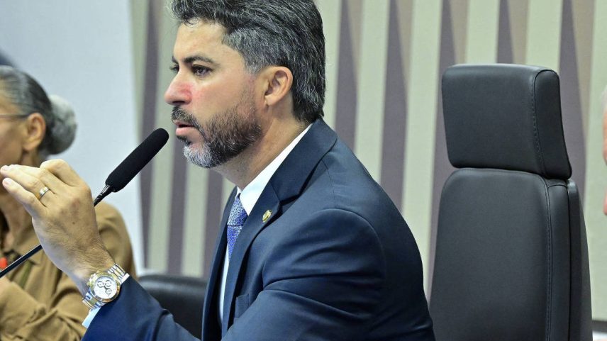 Senador Marcos Rogério (PL-RO), presidente da Comissão de Infraestrutura do Senado, durante audiência no colegiado (Foto: Geraldo Magela - 27.mai.2025/Agência Senado)