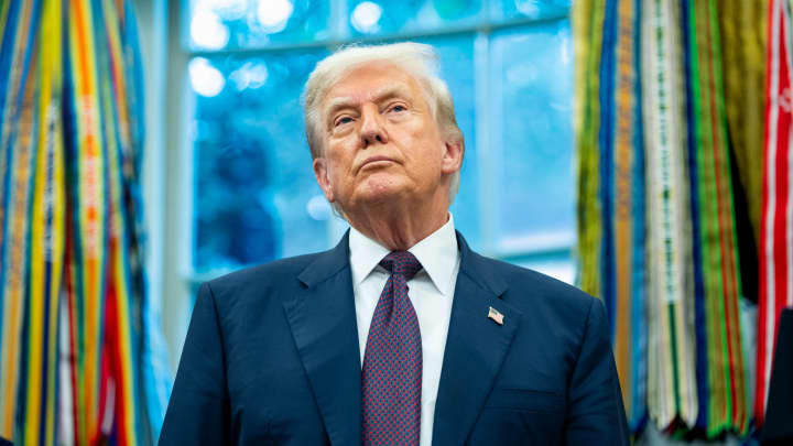 Presidente dos EUA, Donald Trump, no Salão Oval da Casa Branca em Washington, DC, EUA, na quarta-feira, 6 de agosto de 2025. (Foto: Bonnie Cash/UPI/Bloomberg via Getty Images)