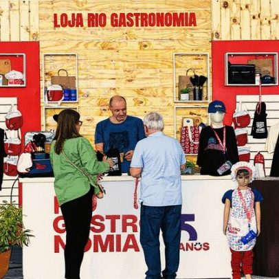 Lojinha do Rio Gastronomia oferece lembranças do evento para os visitantes