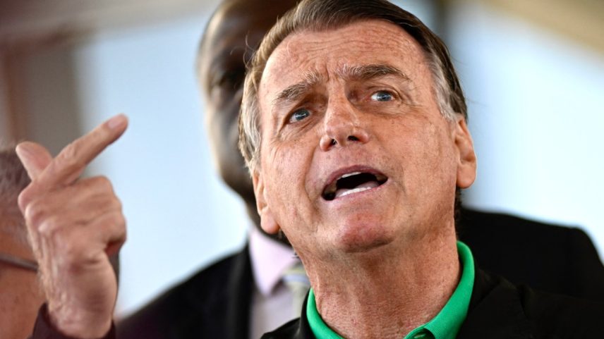 Jair Bolsonaro (18/07/2025) (Foto: Mateus Bonomi/AFP)