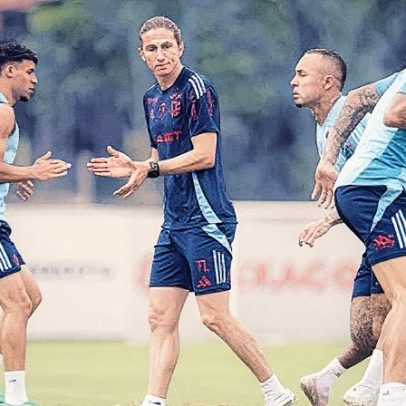 Flamengo busca reduzir elenco de atacantes e avança em negociações estratégicas