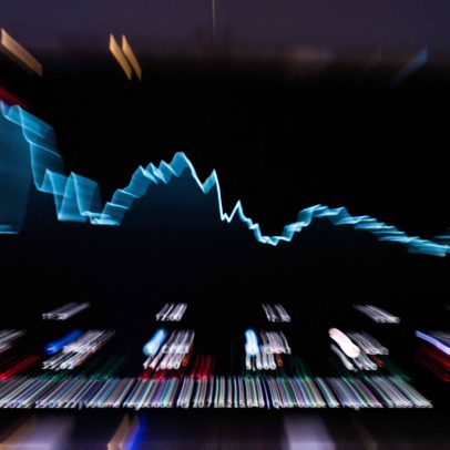Gigantes da Bolsa se protegem do tarifaço enquanto pequenas empresas enfrentam crise