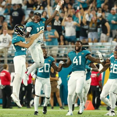 Cam Little acerta um incrível field goal de 70 jardas contra os Steelers