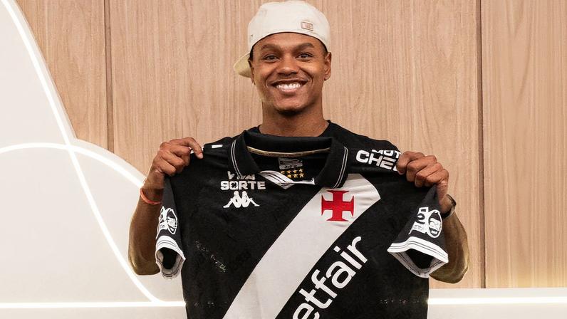 Matheus França desembarca no Rio de Janeiro para assinar com o Vasco (Foto: Matheus Lima/Vasco)