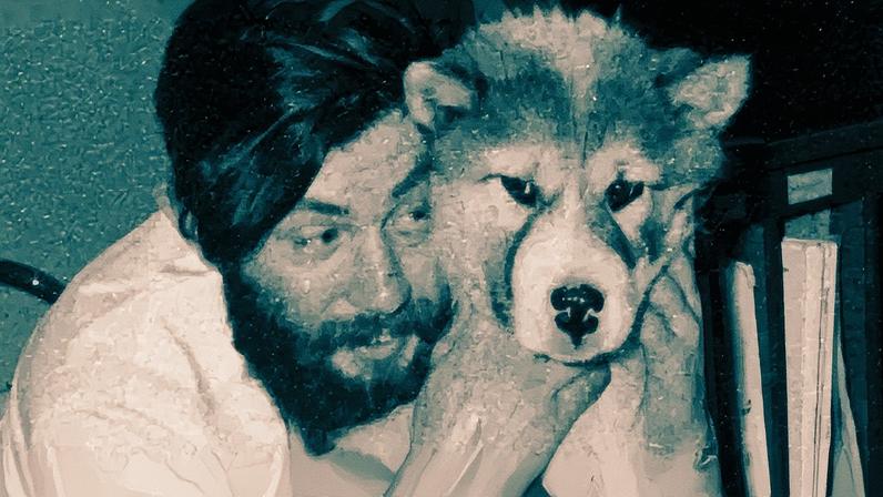 Dennis “Tink” Bell, durante o inverno de 1959, com seu querido cão husky (Foto: British Antarctic Survey/Reprodução)