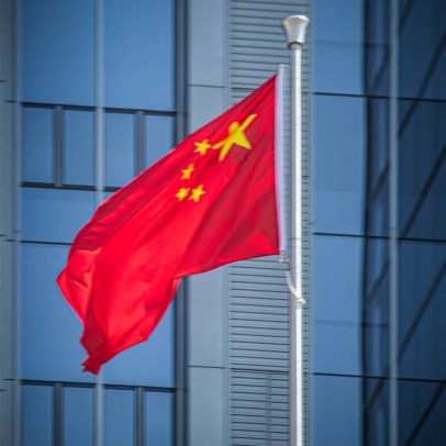 China solicita que empresas cessem promoção de stablecoins devido a fraudes