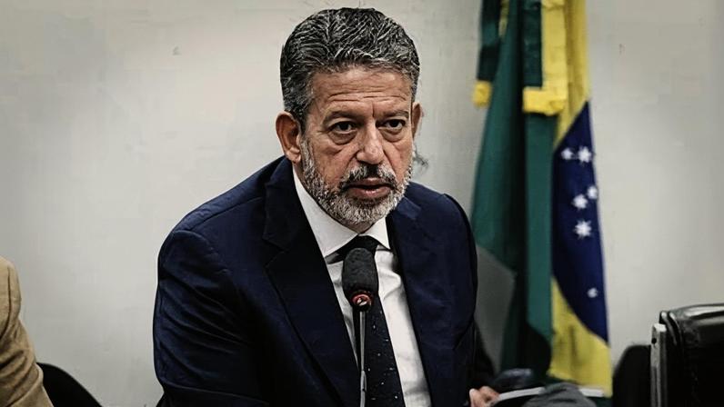 Câmara: Lira quer votar seu relatório que aprova a isenção do IR para quem ganha até R$ 5 mil antes do final do ano. (Foto: Vinicius Loures / Câmara dos Deputados)