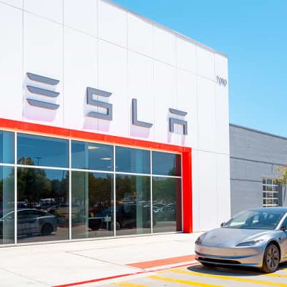 Vendas da Tesla despencam na Europa enquanto BYD registra crescimento expressivo