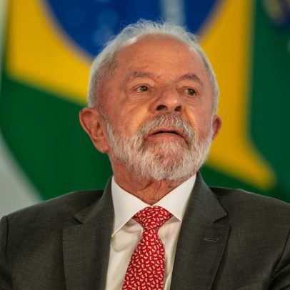 Lula cobra agilidade de ministros no lançamento de programa habitacional