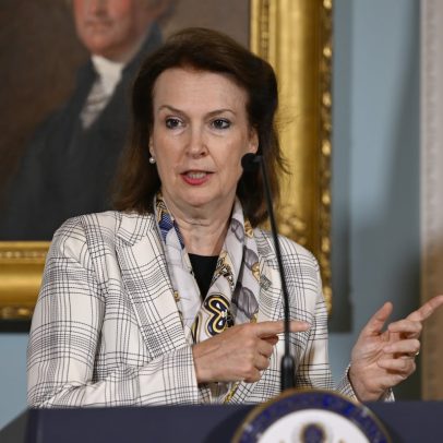 Milei é criticado por excanciller por suposta corrupção no caso $Libra