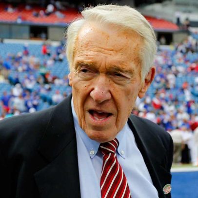 Marv Levy se prepara para comemorar 100 anos no Hall da Fama do Futebol Americano