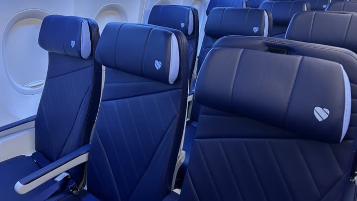 Novos assentos premium da Southwest Airlines com espaço extra para as pernas. (Foto: Leslie Josephs/CNBC)