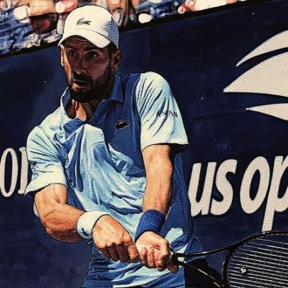 Djokovic avança na competição após início difícil e chega à 3ª rodada novamente