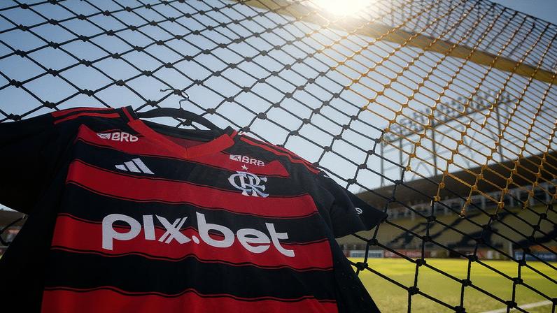 Camisa do Flamengo com patrocínio da Pixbet (Foto: MARIANA SÁ/FLAMENGO/divulgação)
