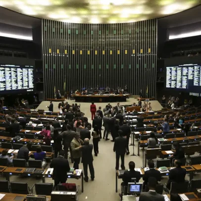 Centrão se afasta do meio político e redefine alianças no Brasil