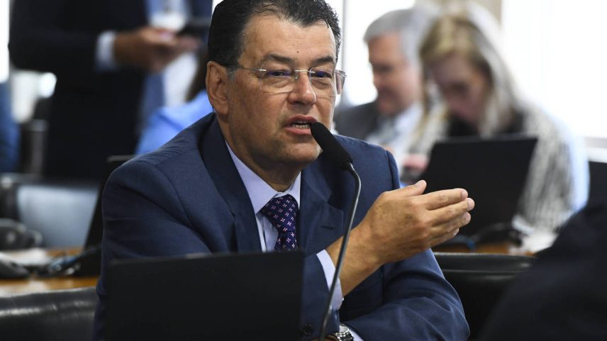 Senador Eduardo Braga (MDB-AM), na CCJ (Comissão de Constituição, Justiça e Cidadania) (Foto: Roque de Sá/Agência Senado)