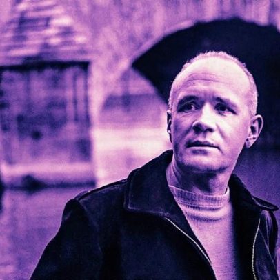 Jean Genet relança obras de autoficção e teatro escritas na prisão