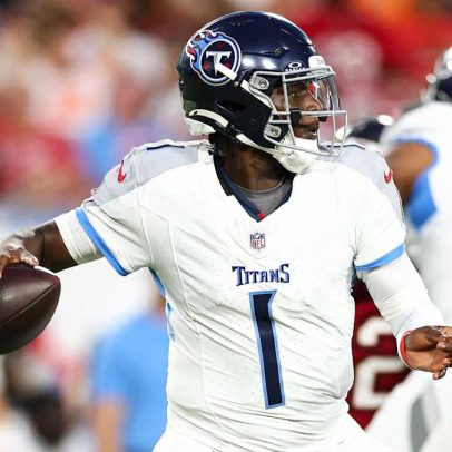 Cam Ward se destaca em estreia com os Titans ao brilhar no segundo drive
