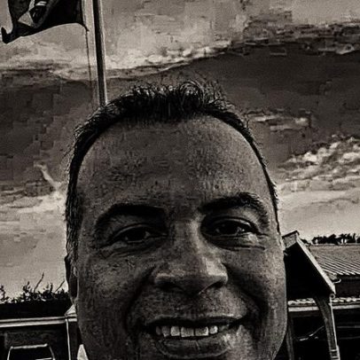 Deputado do PL usa verba pública para inauguração de igreja nos Estados Unidos