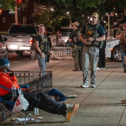 Washington processa Trump por controle da polícia e remoção de moradores de rua