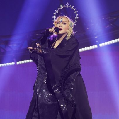 Madonna lança single clássico em homenagem a fãs que faleceram em acidente