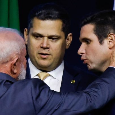 Eduardo Bolsonaro une forças do Centrão contra ameaças de novo golpe