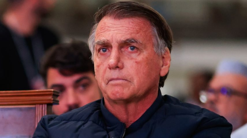De um lado, defende-se anistia geral e irrestrita para os vândalos do dia 8/1. E, se possível, que se salve também o ex-presidente Jair Bolsonaro, agora em prisão domiciliar e prestes a ser definitivamente condenado por tentativa de golpe de Estado. Do outro lado, como se ouviu nos brados em Brasília, não se quer anistia nenhuma. (Foto: Wilton Junior/Estadão)