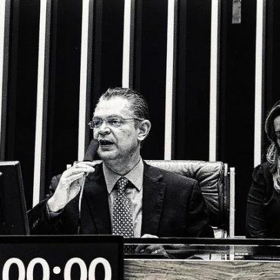 Oposição pressiona governo sobre implementação do Cadastro Nacional de Pedófilos
