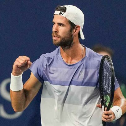 Khachanov avança para a terceira semifinal e enfrenta Zverev no torneio