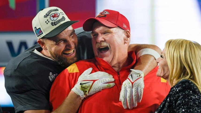 Andy Reid falou sobre a possibilidade de Taylor Swift e Travis Kelce se casarem um dia, revelando que ele tem histórias que poderia contar no casamento. (Foto: Reprodução)