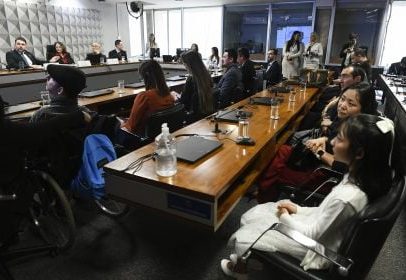 Senado analisa proposta para proteger dubladores da concorrência com inteligência artificial