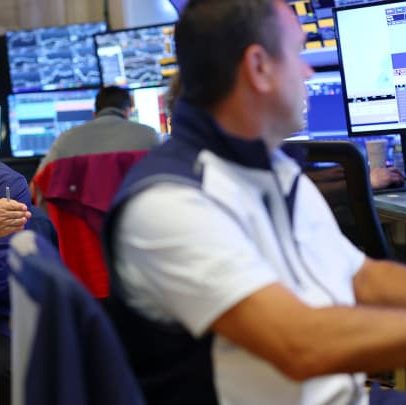Apple impulsiona Nasdaq a novas máximas em semana decisiva para tarifas