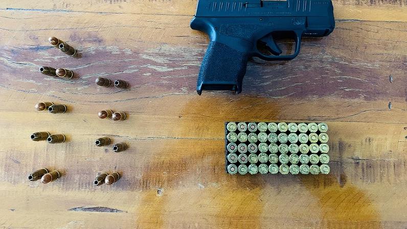 Armamento apreendido em operação da Polícia Militar de São Paulo; grupo ligado ao PCC planejava assassinar promotor (Foto: Reprodução)