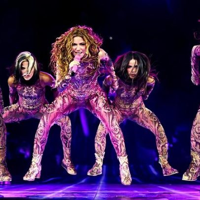 Shakira encanta público no México com noites históricas e homenagem de mariachi