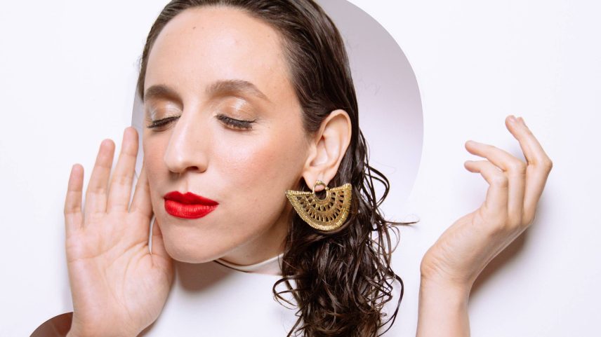 A cantora Marina Melo que lança o disco 'Ousar Abrir' (Foto: Divulgação)