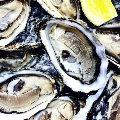 Cientistas detectam arsênio e superbactérias em ostras consumidas no Brasil