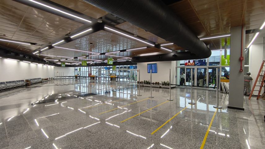 Nova sala de embarque após reformas (Foto: Divulgação/Aena)