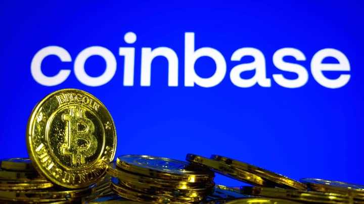 Foto ilustrativa do Coinbase em Suqian, província de Jiangsu, China, em 6 de junho de 2023 (Foto: Costfoto/NurPhoto via Getty Images)