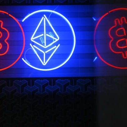 Bitcoin ultrapassa R$ 120 mil e ether alcança máximas de 2021 ao romper R$ 4 mil