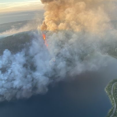 Fumaça de incêndios florestais nos EUA e Canadá afeta milhões de pessoas