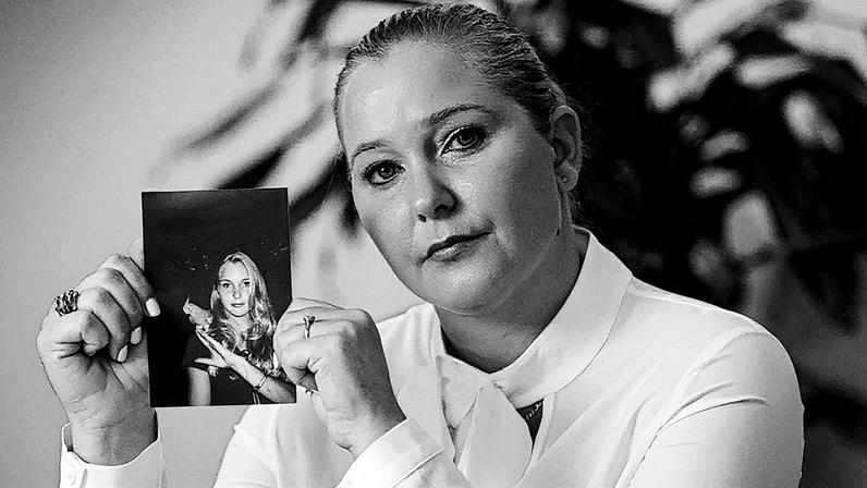 Virginia Giuffre foi uma das principais responsáveis por expor os crimes de Epstein (Foto: Emily Michot/Getty Images)