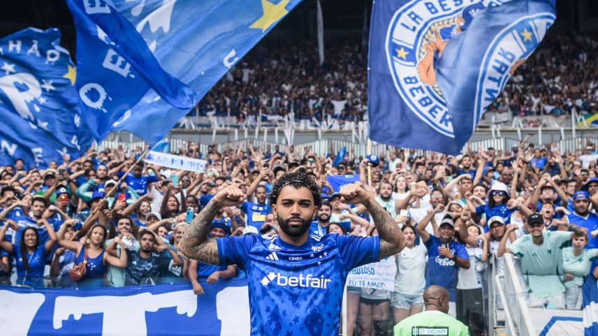 Gabigol foi apresentado com grande festa para os 40 mil torcedores do Cruzeiro presentes no Mineirão (Foto: Gustavo Aleixo / Cruzeiro)