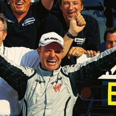 Rubens Barrichello compartilha histórias e segredos no programa #NaPontadosDedos