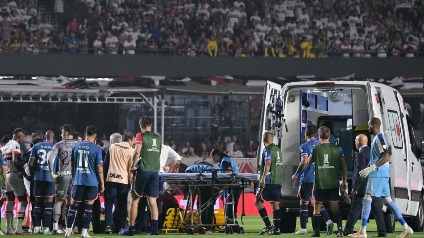 Emergência cardíaca em campo, como o caso Juan Izquierdo, são um ponto sensível do futebol (Foto: NELSON ALMEIDA / AFP)