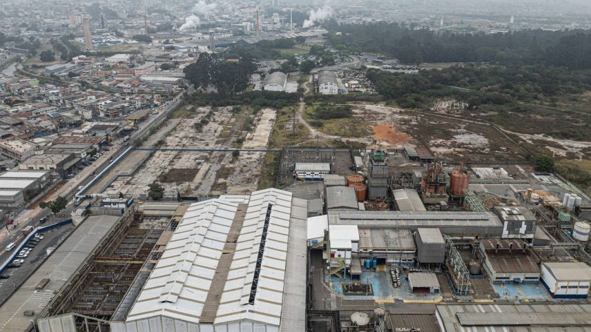 Refinaria de níquel no bairro de São Miguel Paulista, em São Paulo (Foto: Rafaela Araújo/Folhapress)