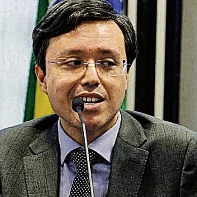 Auditor é acusado de criar banco falso para desviar propinas em nome da mãe