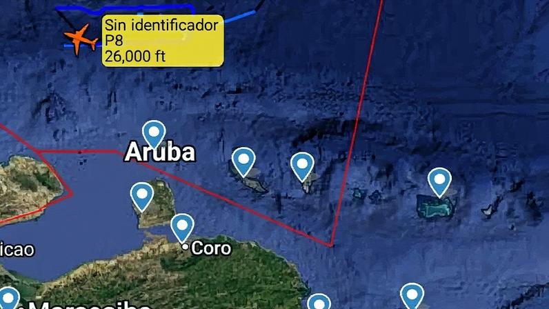 Aviões de vigilância americanos são vistos em missão perto do litoral da Venezuela (Foto: Reprodução)