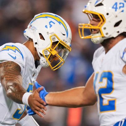 Chargers dominam Lions e vencem por 34 a 7 no jogo do Hall da Fama de 2025