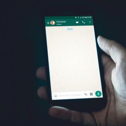 WhatsApp bloqueia 6,8 milhões de contas usadas em golpes e fraudes na plataforma