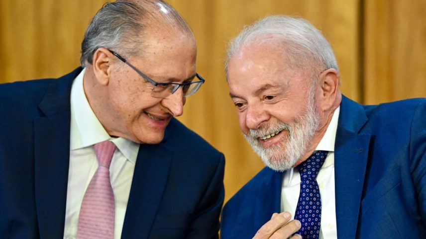Geraldo Alckmin e Lula - 13/08/2025 (Foto: EVARISTO SA/AFP)